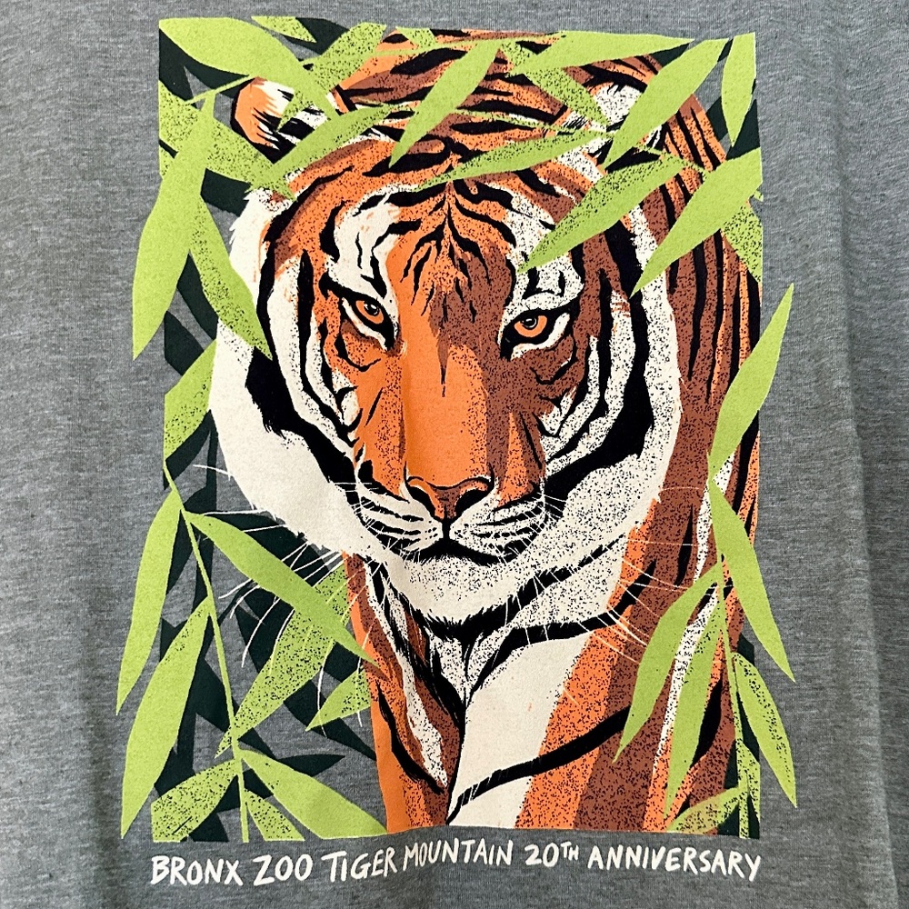 NEW - Bronx Zoo 20th Anniversary Tiger T-Shirt Size M